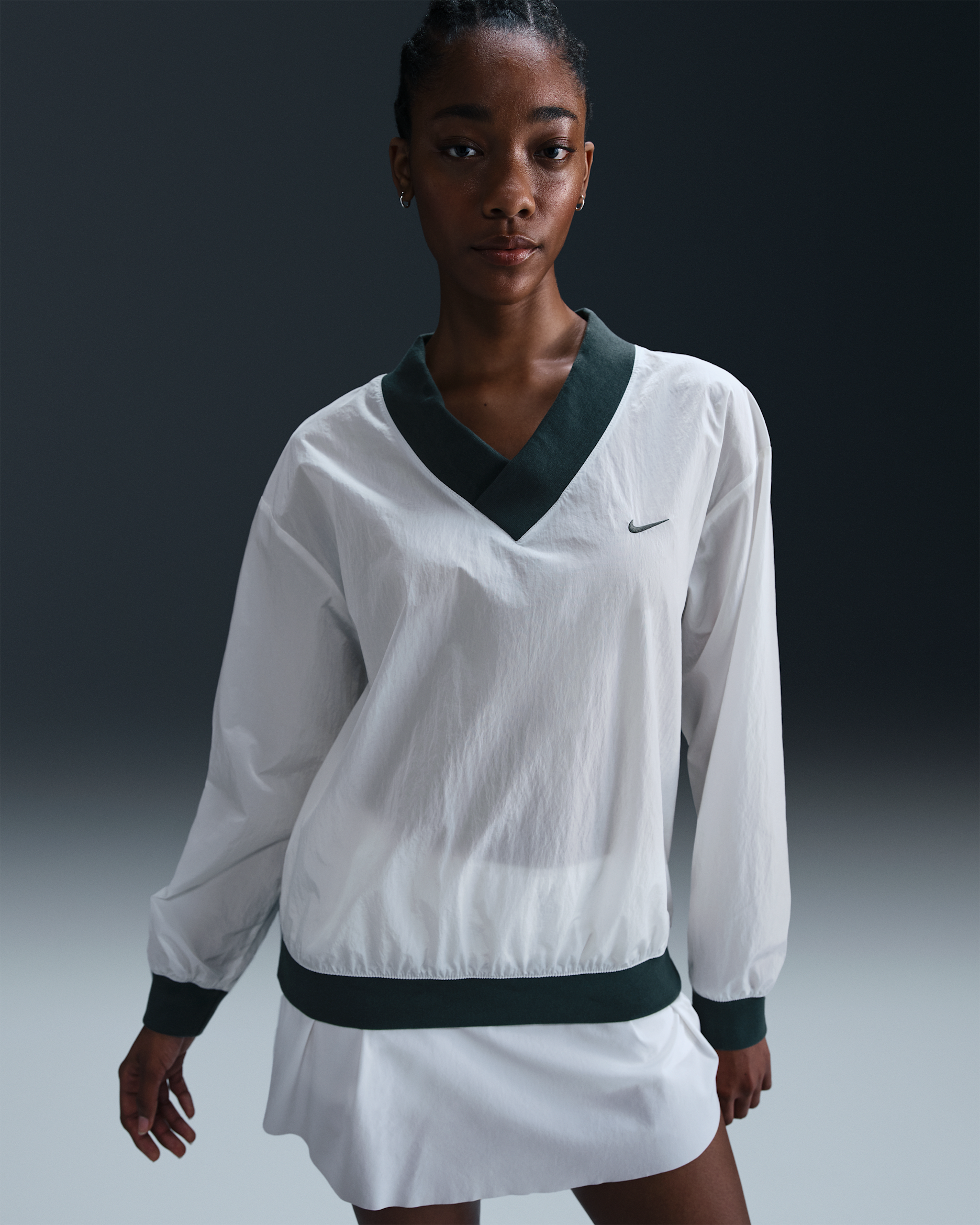 Nike Sportswear Essential Women's Loose UV Woven Long-Sleeve V